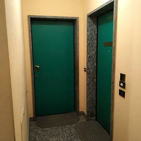 Casa Adelia מנדלו דל לאריו